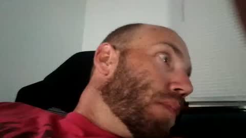 Snapshot of icyfucktoy chatting on August 10, 4:05 am icyfucktoy online show from August 10, 4:05 am