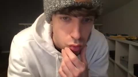 Snapshot of icyninesix chatting on December 20, 7:39 pm icyninesix online show from December 20, 7:39 pm