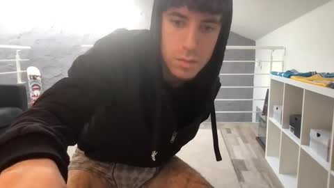 Snapshot of icyninesix chatting on December 25, 12:47 pm icyninesix online show from December 25, 12:47 pm