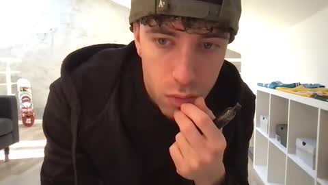 Snapshot of icyninesix chatting on December 26, 2:59 pm icyninesix online show from December 26, 2:59 pm