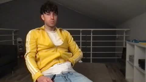 Snapshot of icyninesix chatting on February 5, 12:10 am icyninesix online show from February 5, 12:10 am