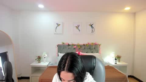 Icy online show from May 29, 11:52 am
