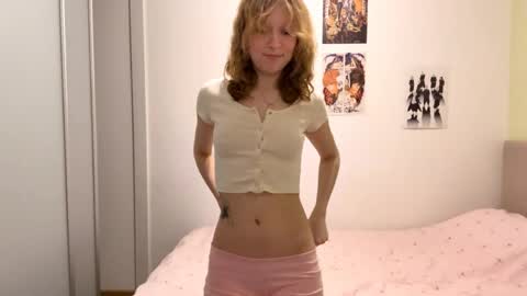 Sarah online show from April 17, 6:33 pm