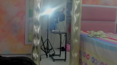 Idiris online show from February 9, 3:23 pm