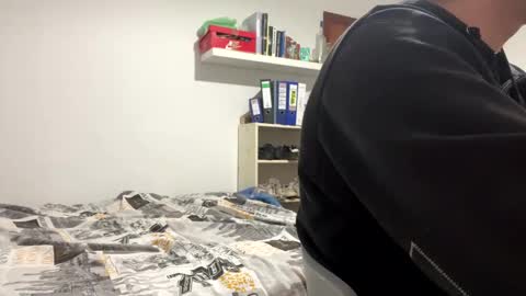 Snapshot of idkwhattowatch chatting on February 5, 9:07 pm idkwhattowatch online show from February 5, 9:07 pm