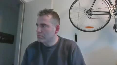 idontknowwhy1 online show from December 16, 10:40 am