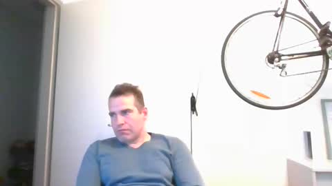 idontknowwhy1 online show from January 12, 7:24 am