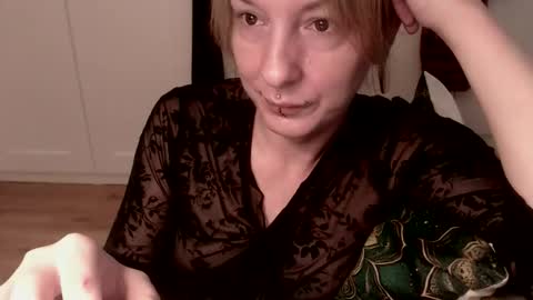 Ifk Donkeys online show from December 3, 7:05 am