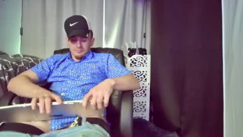 Snapshot of igetherwetter chatting on February 16, 1:05 pm Amiri Roue online show from February 16, 1:05 pm