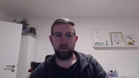 Snapshot of iggi2707 chatting on December 9, 7:06 am ner d online show from December 9, 7:06 am