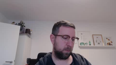 Snapshot of iggi2707 chatting on December 10, 8:40 am ner d online show from December 10, 8:40 am