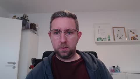 Snapshot of iggi2707 chatting on December 13, 7:58 am ner d online show from December 13, 7:58 am