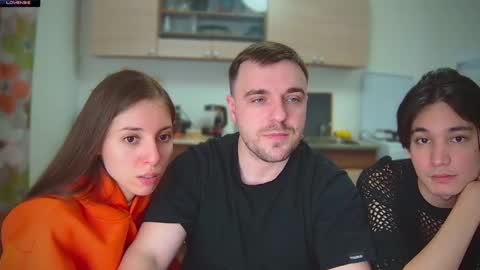 Julia and Mira online show from January 15, 2:35 pm