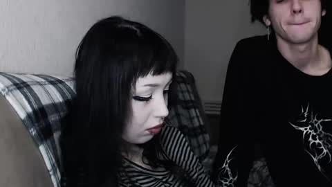 iiiiiiis online show from October 19, 5:35 pm