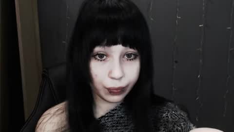 iiiiiiis online show from April 2, 11:46 pm