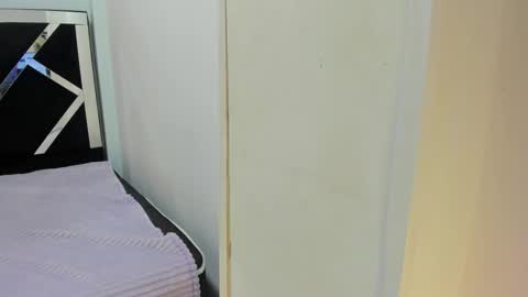 Isabella online show from September 27, 1:05 pm