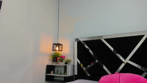 Isabella online show from January 16, 1:04 pm