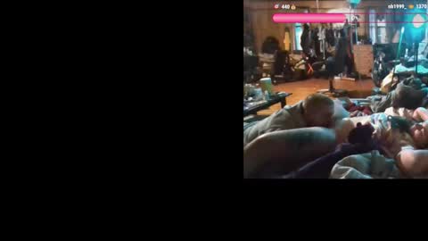 ike6oodnigh online show from January 8, 10:45 pm