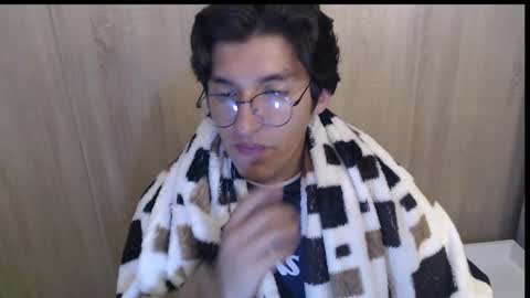 ikyan_nc online show from December 3, 3:47 am