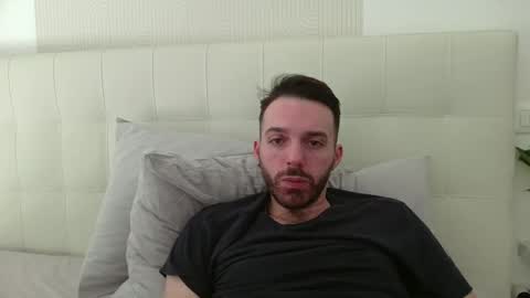 ilcale48 online show from April 21, 2:23 pm