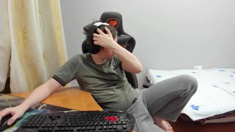 iliaskris online show from January 9, 12:02 am