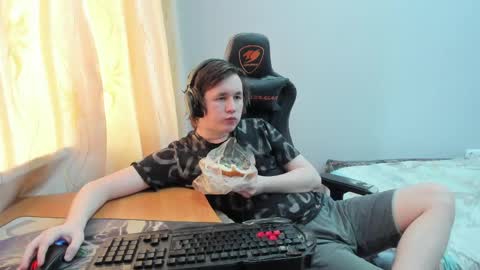 iliaskris online show from April 17, 10:29 am