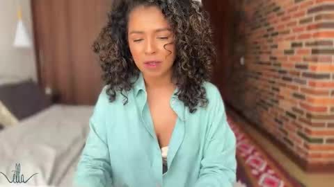 Snapshot of illaroom chatting on December 6, 3:33 pm Kloe online show from December 6, 3:33 pm