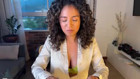 Snapshot of illaroom chatting on January 23, 11:15 pm Kloe online show from January 23, 11:15 pm