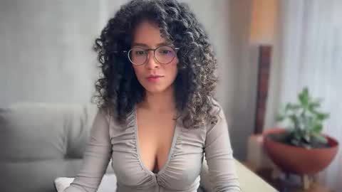 Snapshot of illaroom chatting on October 1, 6:47 pm Kloe online show from October 1, 6:47 pm