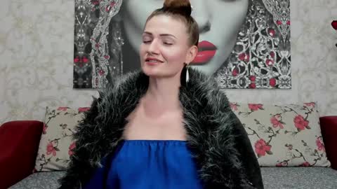 Snapshot of illegalbeauty87 chatting on December 4, 6:33 am Ingrid or more easier...Miss  GoDDess Mistress online show from December 4, 6:33 am