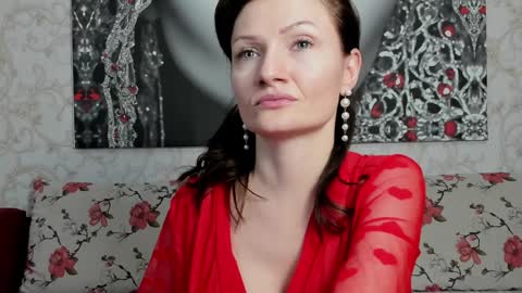 Snapshot of illegalbeauty87 chatting on December 25, 1:42 am Ingrid or more easier...Miss  GoDDess Mistress online show from December 25, 1:42 am