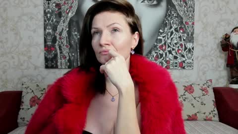 Snapshot of illegalbeauty87 chatting on December 28, 2:01 am Ingrid or more easier...Miss  GoDDess Mistress online show from December 28, 2:01 am