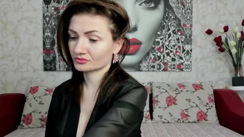 Snapshot of illegalbeauty87 chatting on January 21, 11:24 am Ingrid or more easier...Miss  GoDDess Mistress online show from January 21, 11:24 am
