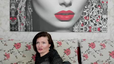 Snapshot of illegalbeauty87 chatting on January 23, 11:58 pm Ingrid or more easier...Miss  GoDDess Mistress online show from January 23, 11:58 pm