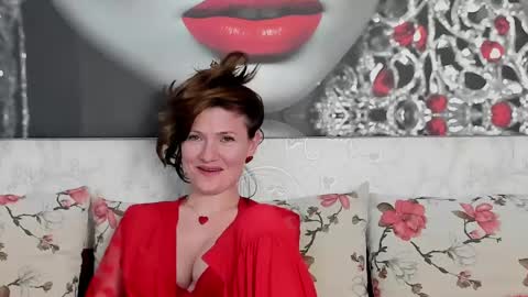 Snapshot of illegalbeauty87 chatting on March 4, 9:18 am Ingrid or more easier...Miss  GoDDess Mistress online show from March 4, 9:18 am