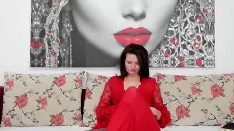 Snapshot of illegalbeauty87 chatting on October 3, 12:29 am Ingrid or more easier...Miss  GoDDess Mistress online show from October 3, 12:29 am