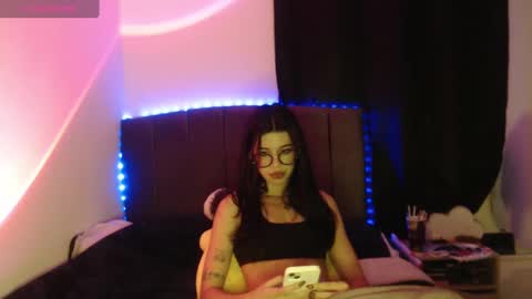 Snapshot of ily_bea chatting on October 4, 1:03 am Ily Bea online show from October 4, 1:03 am