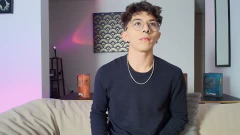 Snapshot of im__thomas chatting on September 9, 3:28 am IM THOMAS online show from September 9, 3:28 am