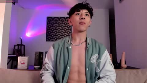 Snapshot of im__thomas chatting on November 13, 7:18 am IM THOMAS online show from November 13, 7:18 am