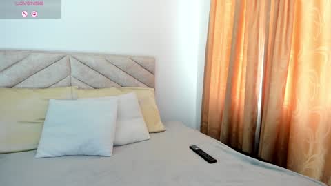 Snapshot of im_amber_ chatting on December 27, 1:18 pm amber online show from December 27, 1:18 pm