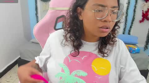 Snapshot of im_angels7 chatting on January 6, 12:27 am Angela online show from January 6, 12:27 am