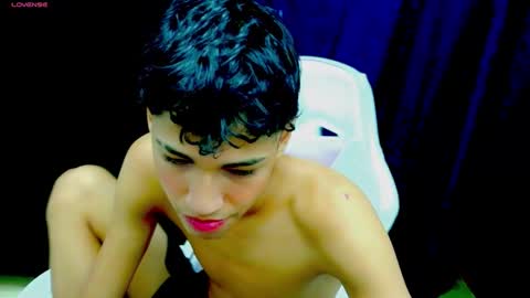 Snapshot of im_david01 chatting on November 6, 2:07 pm im_david01 online show from November 6, 2:07 pm