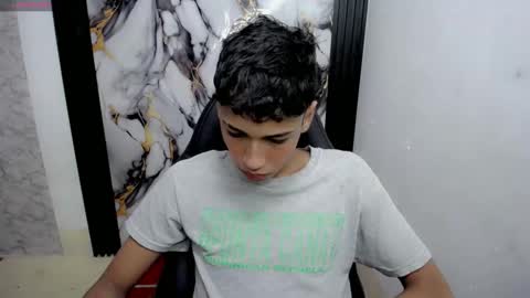 Snapshot of im_david01 chatting on December 4, 1:20 pm im_david01 online show from December 4, 1:20 pm