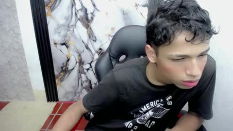 Snapshot of im_david01 chatting on December 17, 12:55 pm im_david01 online show from December 17, 12:55 pm