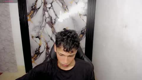 Snapshot of im_david01 chatting on December 18, 2:56 pm im_david01 online show from December 18, 2:56 pm