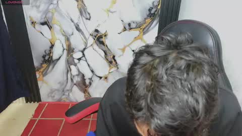 Snapshot of im_david01 chatting on January 8, 1:13 pm im_david01 online show from January 8, 1:13 pm