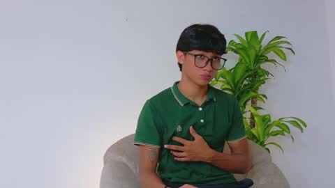 Snapshot of im_erick chatting on May 23, 8:02 pm Erick online show from May 23, 8:02 pm