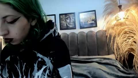  Im Gaia online show from December 16, 12:10 pm