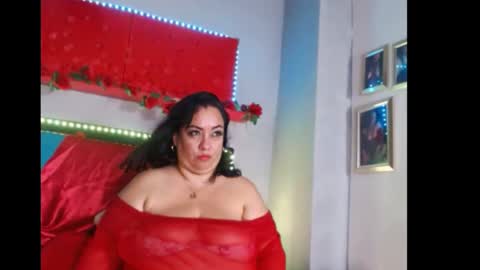 Snapshot of im_helenn_ chatting on December 9, 6:12 am Hellen online show from December 9, 6:12 am