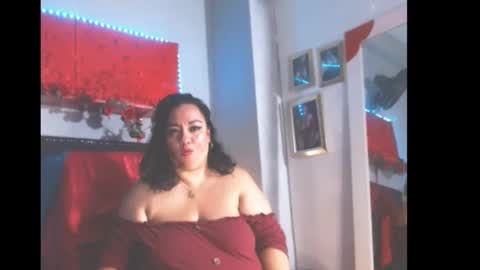 Snapshot of im_helenn_ chatting on January 2, 8:13 pm Hellen online show from January 2, 8:13 pm